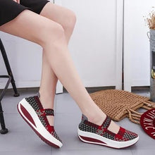 Load image into Gallery viewer, Sowon Woven Sandals